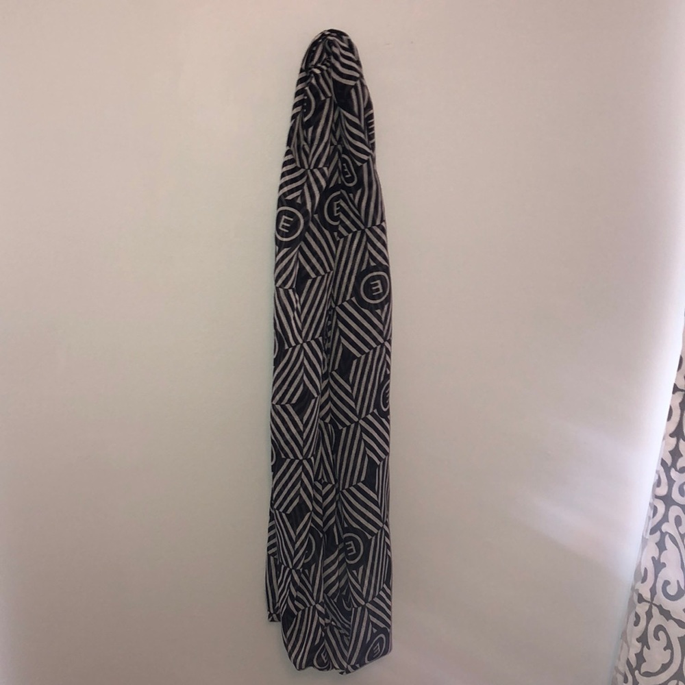 Mud pie “E” scarf